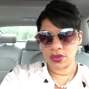 Meet your Posher, Renee